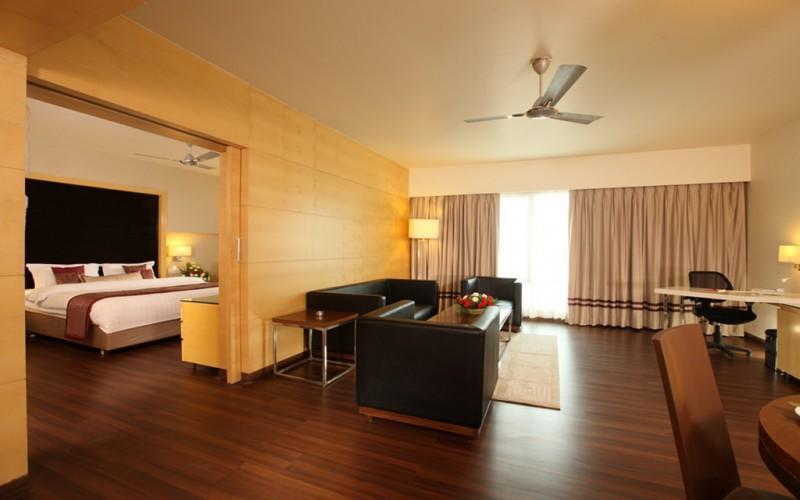 Hotel Shelton ราจาห์มันดรี ภายนอก รูปภาพ