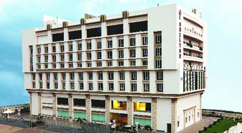 Hotel Shelton ราจาห์มันดรี ภายนอก รูปภาพ
