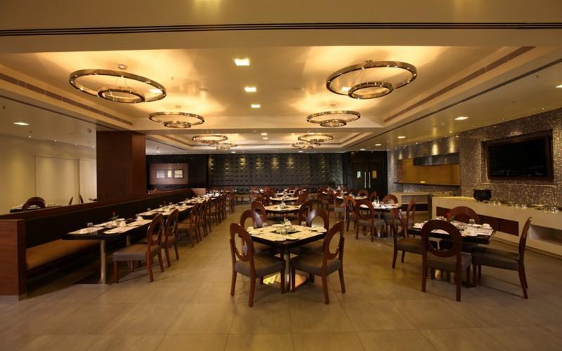 Hotel Shelton ราจาห์มันดรี ภายนอก รูปภาพ