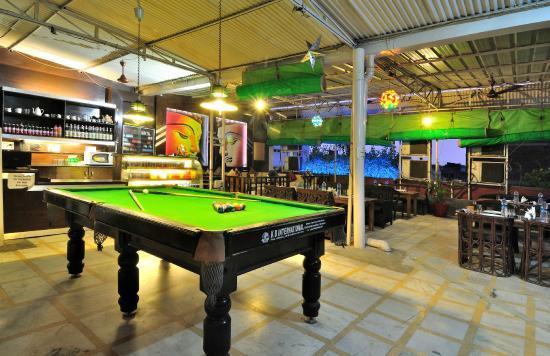 Hotel Shelton ราจาห์มันดรี ภายนอก รูปภาพ