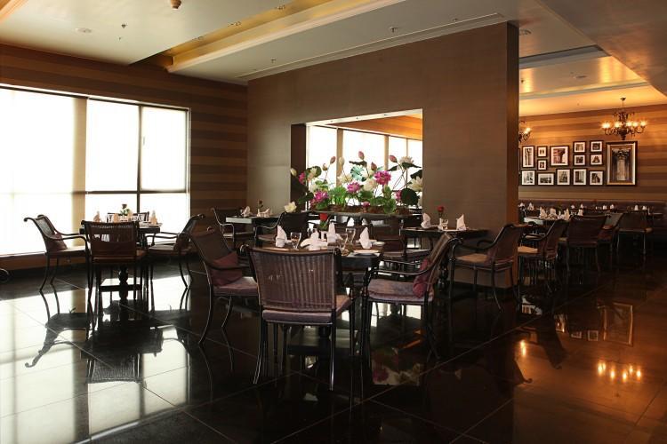 Hotel Shelton ราจาห์มันดรี ภายนอก รูปภาพ