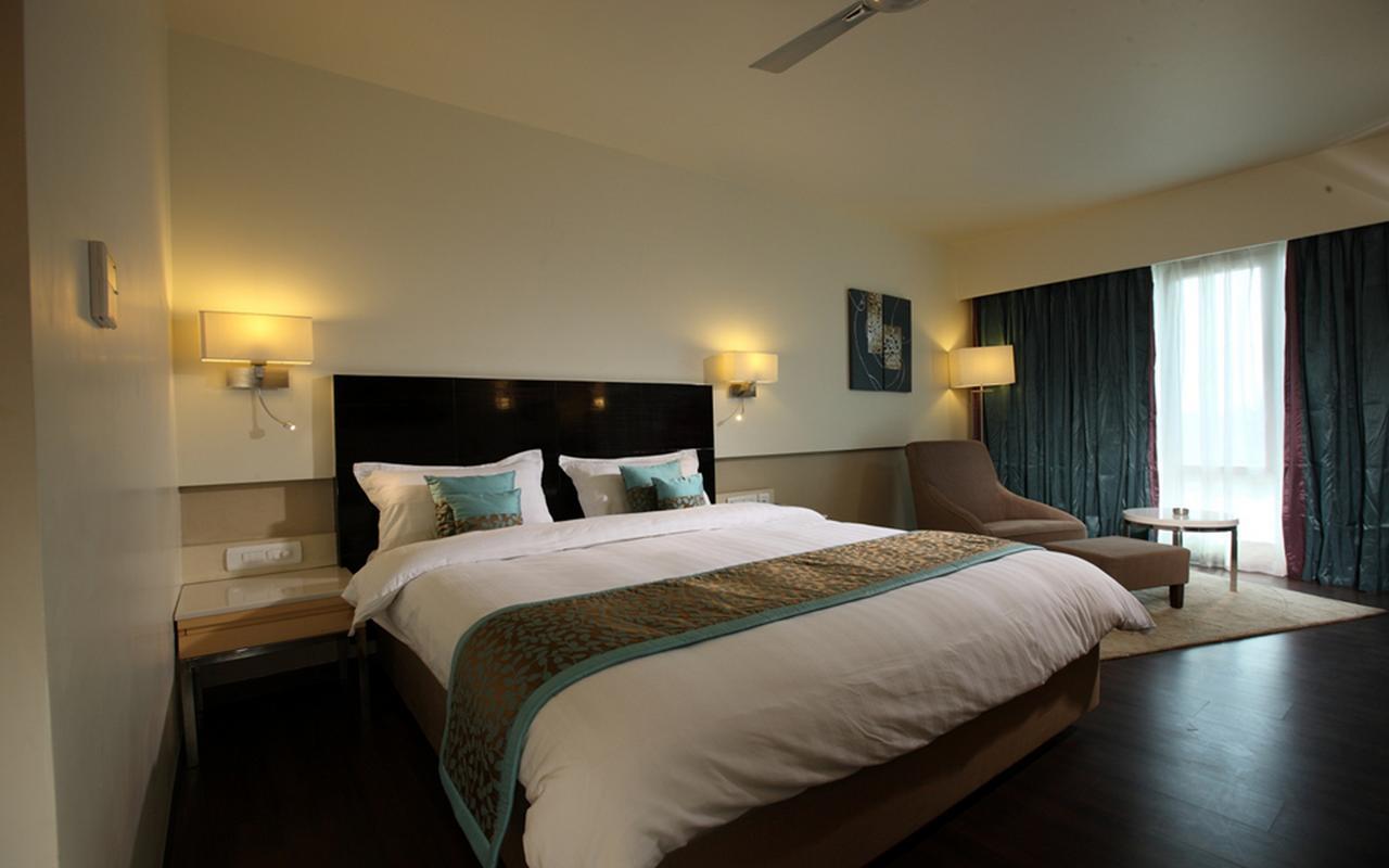 Hotel Shelton ราจาห์มันดรี ภายนอก รูปภาพ